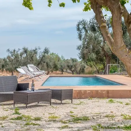 Villa Bianco Trullo By Raro